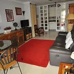 Apart Lisbon Pool Metro Garage Apartment *