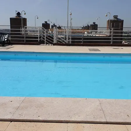 Appartement Pool Metro Garage *