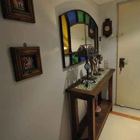 Pool Metro Garage شقة