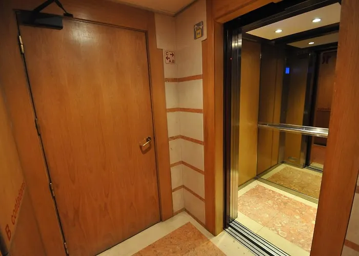 Apart Lisbon Pool Metro Garage Lissabon