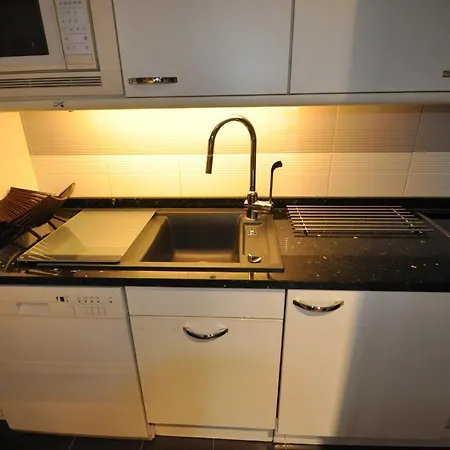 Apart Lisbon Pool Metro Garage Lisboa