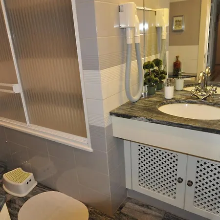 Apart Lisbon Pool Metro Garage *