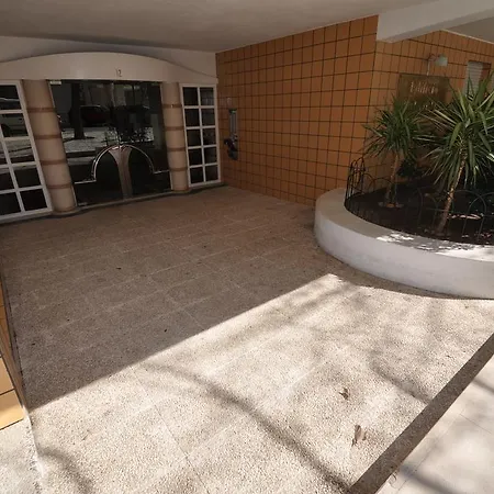 Apart Lisbon Pool Metro Garage