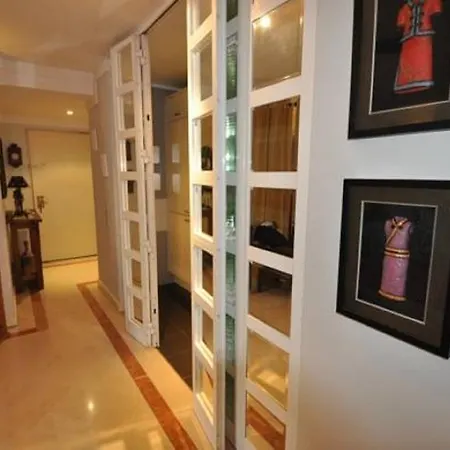 Apart Lisbon Pool Metro Garage Lägenhet